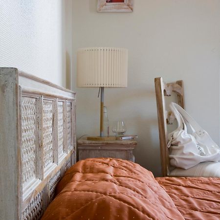 Logis Hotel Les Flots Bleus ボーリュ・シュル・ドルドーニュ エクステリア 写真