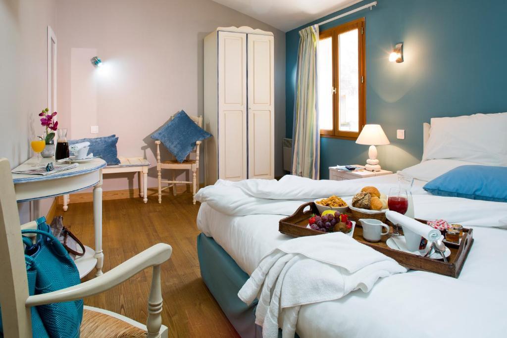 Logis Hotel Les Flots Bleus ボーリュ・シュル・ドルドーニュ 部屋 写真